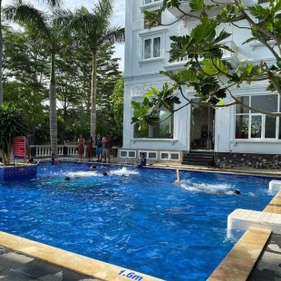 BỂ BƠI